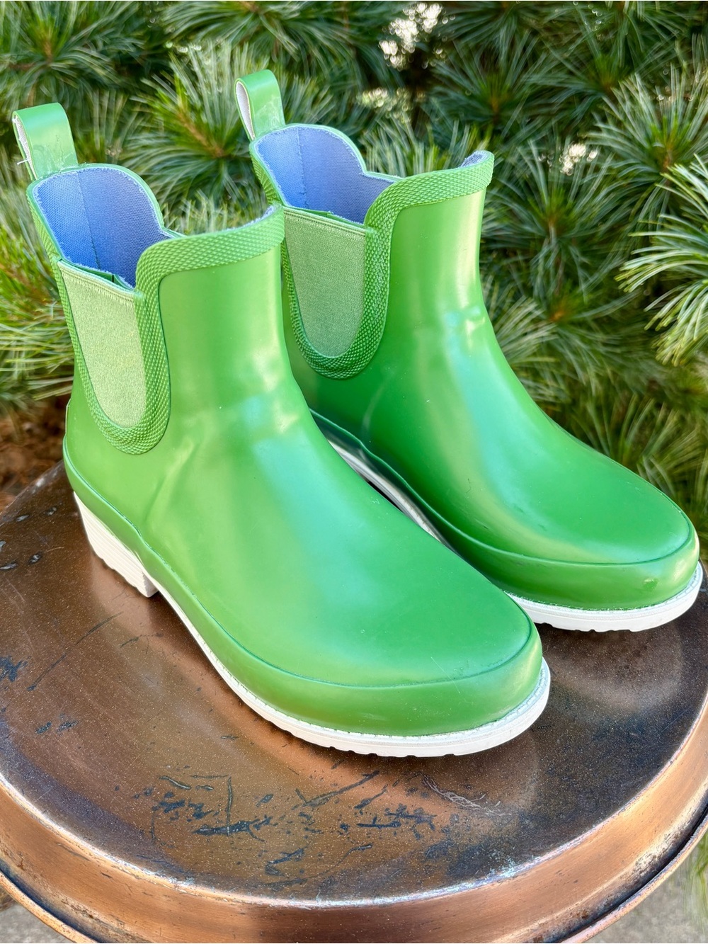 Green Chelsea Wellies 🌷